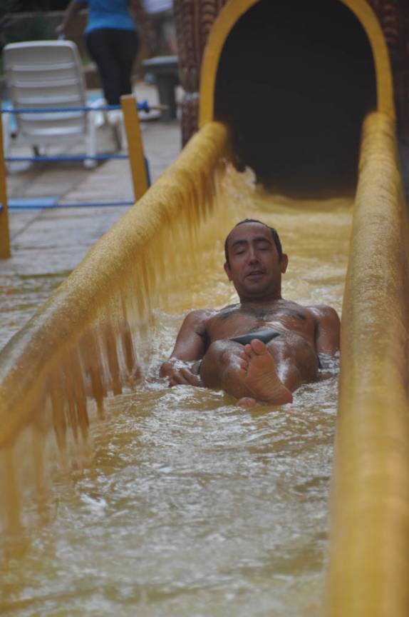 Fim de linha após descer no Sarcófago, no Beach Park, em Fortaleza - CE